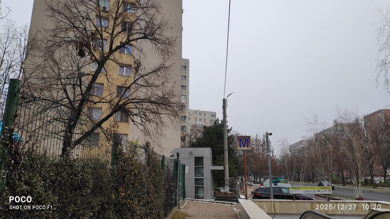 Dristor, intrare metrou Dristor 1.